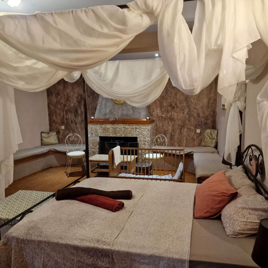 Stone Villa Inside Sea- Kids'Land Platanidia 外观 照片