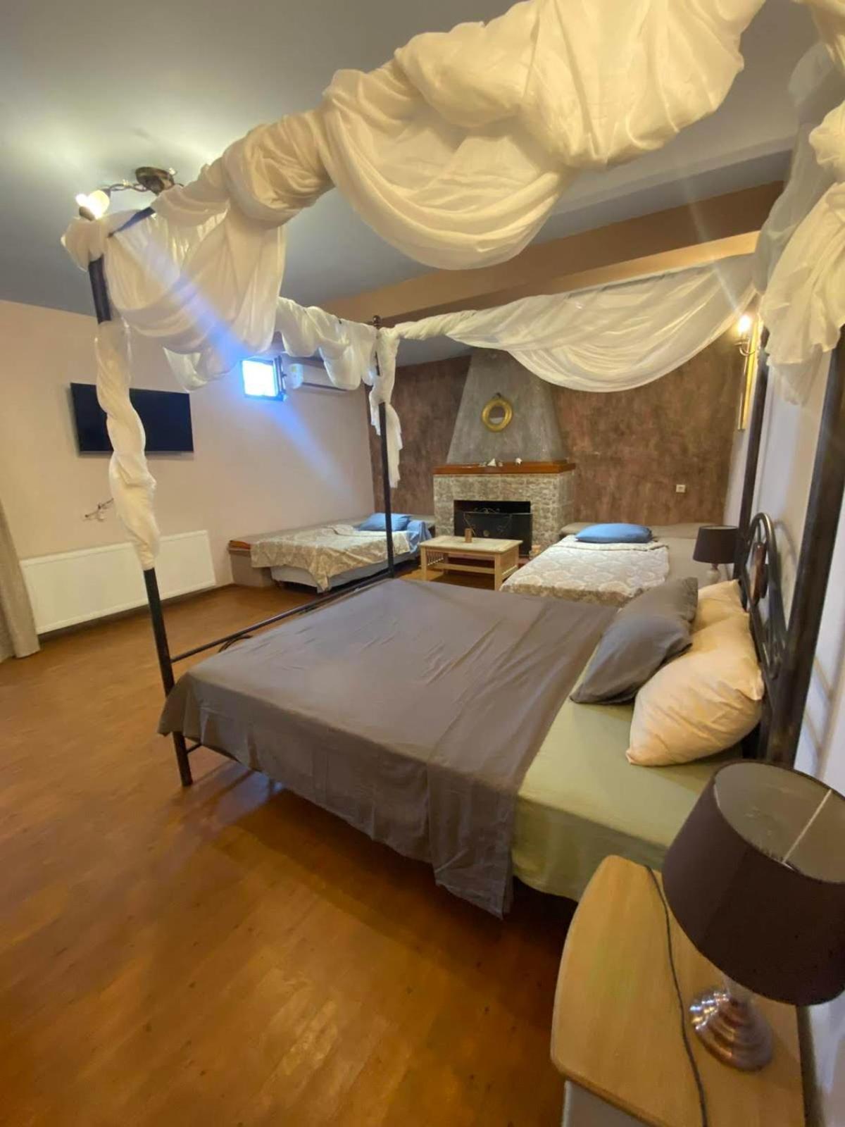 Stone Villa Inside Sea- Kids'Land Platanidia 外观 照片