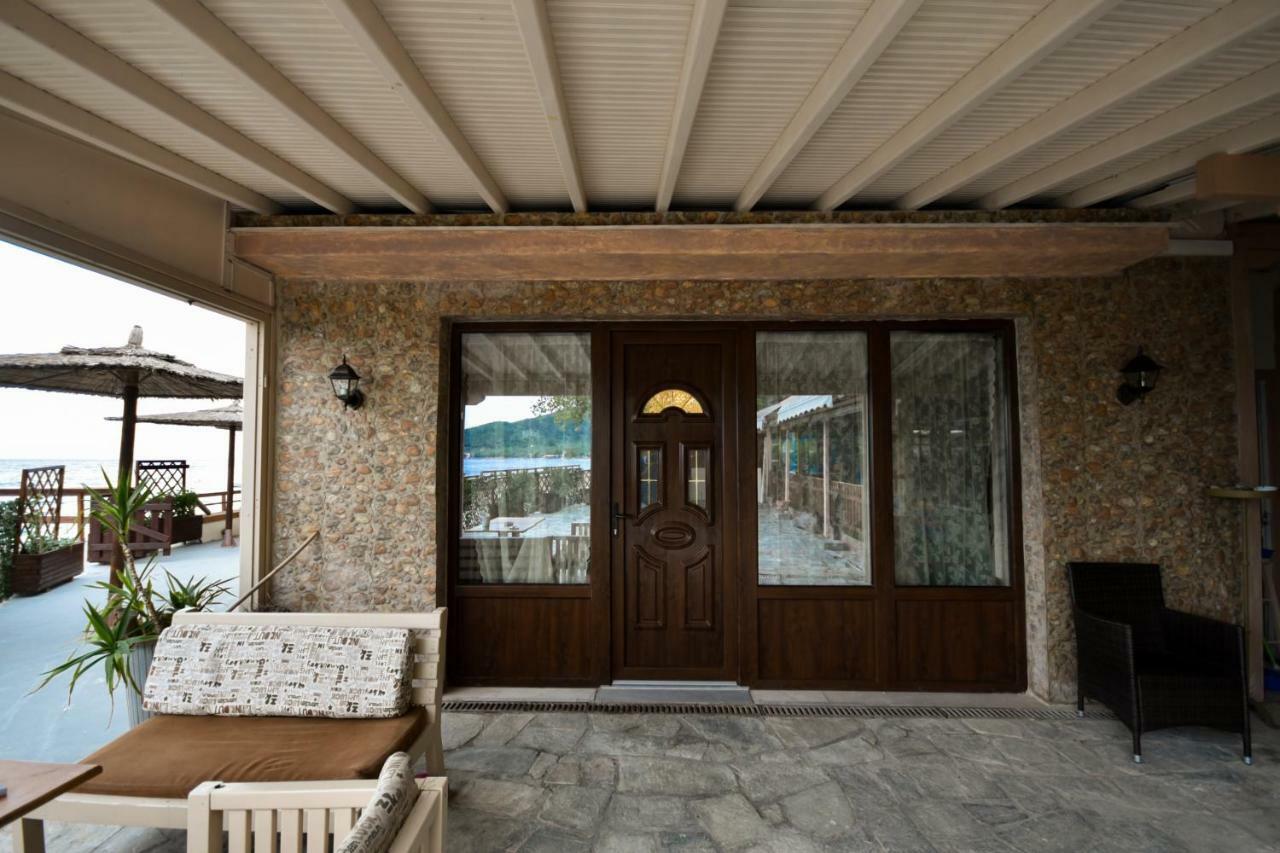Stone Villa Inside Sea- Kids'Land Platanidia 外观 照片