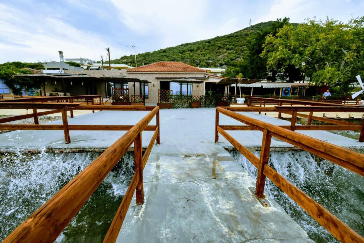 Stone Villa Inside Sea- Kids'Land Platanidia 外观 照片