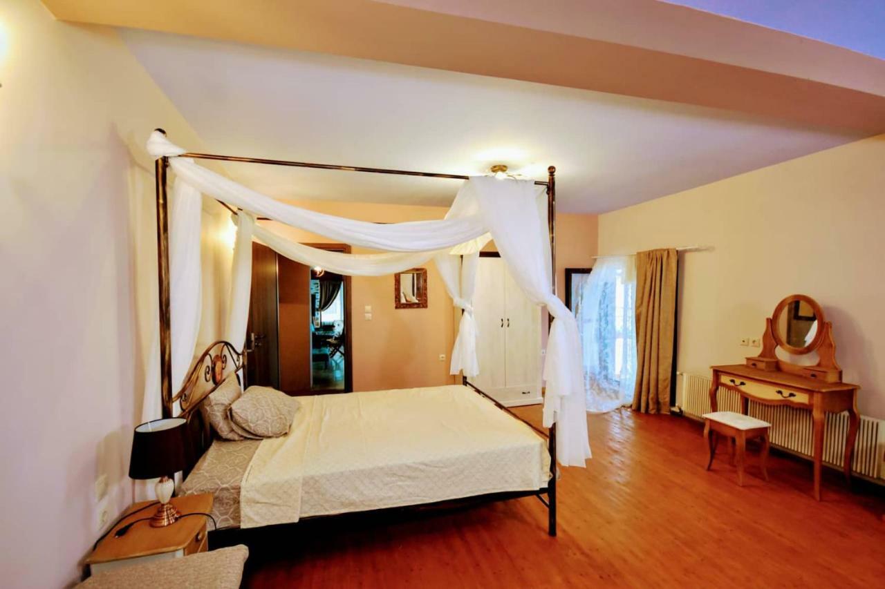 Stone Villa Inside Sea- Kids'Land Platanidia 外观 照片