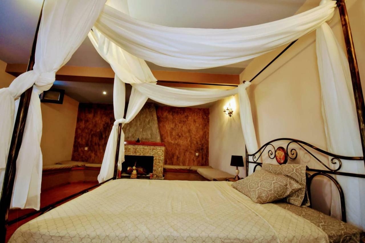 Stone Villa Inside Sea- Kids'Land Platanidia 外观 照片